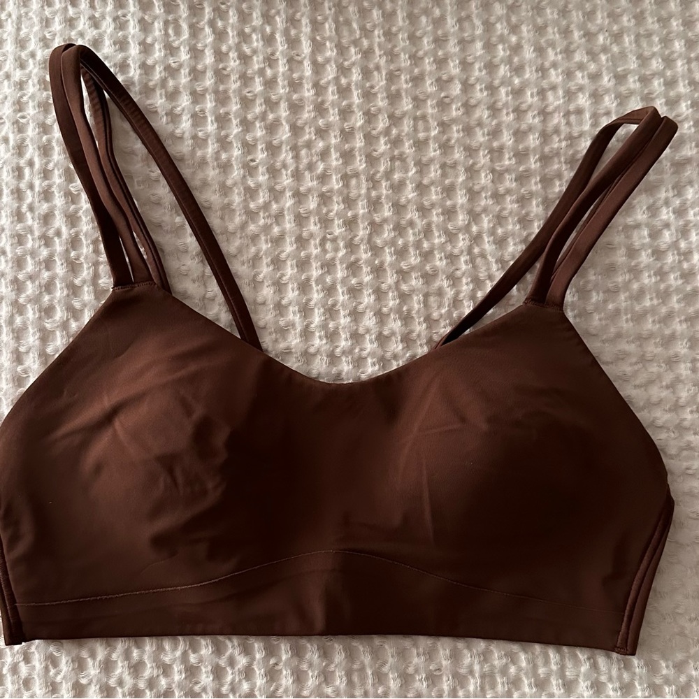 Lululemon sports bra size 4